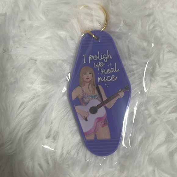 Taylor Swift Key Chains: I polish up real nice - Picture 2 of 3